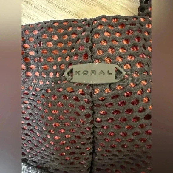 Koral Black Red & FishNet Asymmetric Color Block Athletic Yoga Leggings Size M - Picture 6 of 6